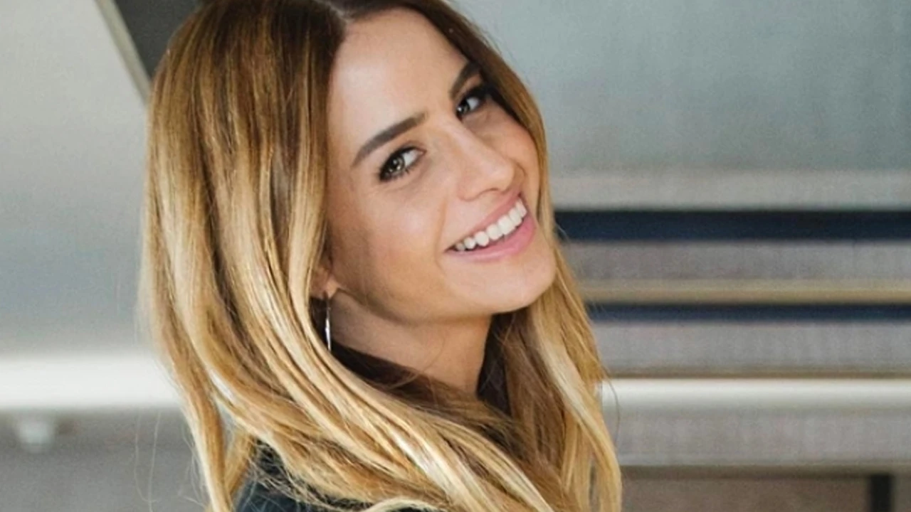 Büşra Pekin Kimdir?